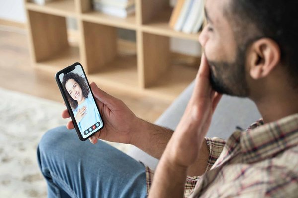 Rencontres 2.0 : Comment Spiice révolutionne les interactions sociales des jeunes en France
